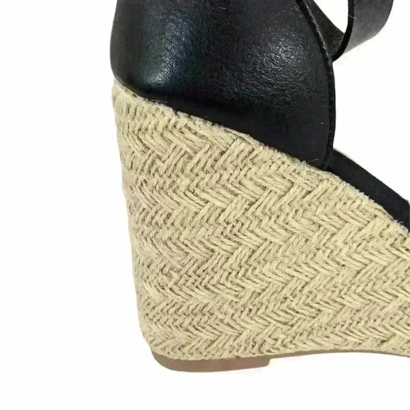 Time and Tru Women's Woven Band Wedge Sandals - Picture 6 of 8